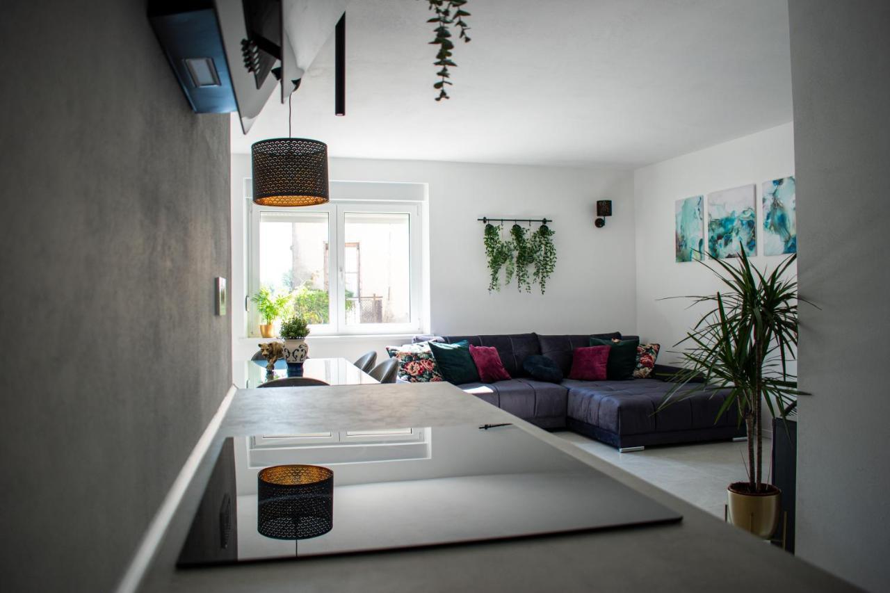Apartmaji Na Placu Rence Exterior foto