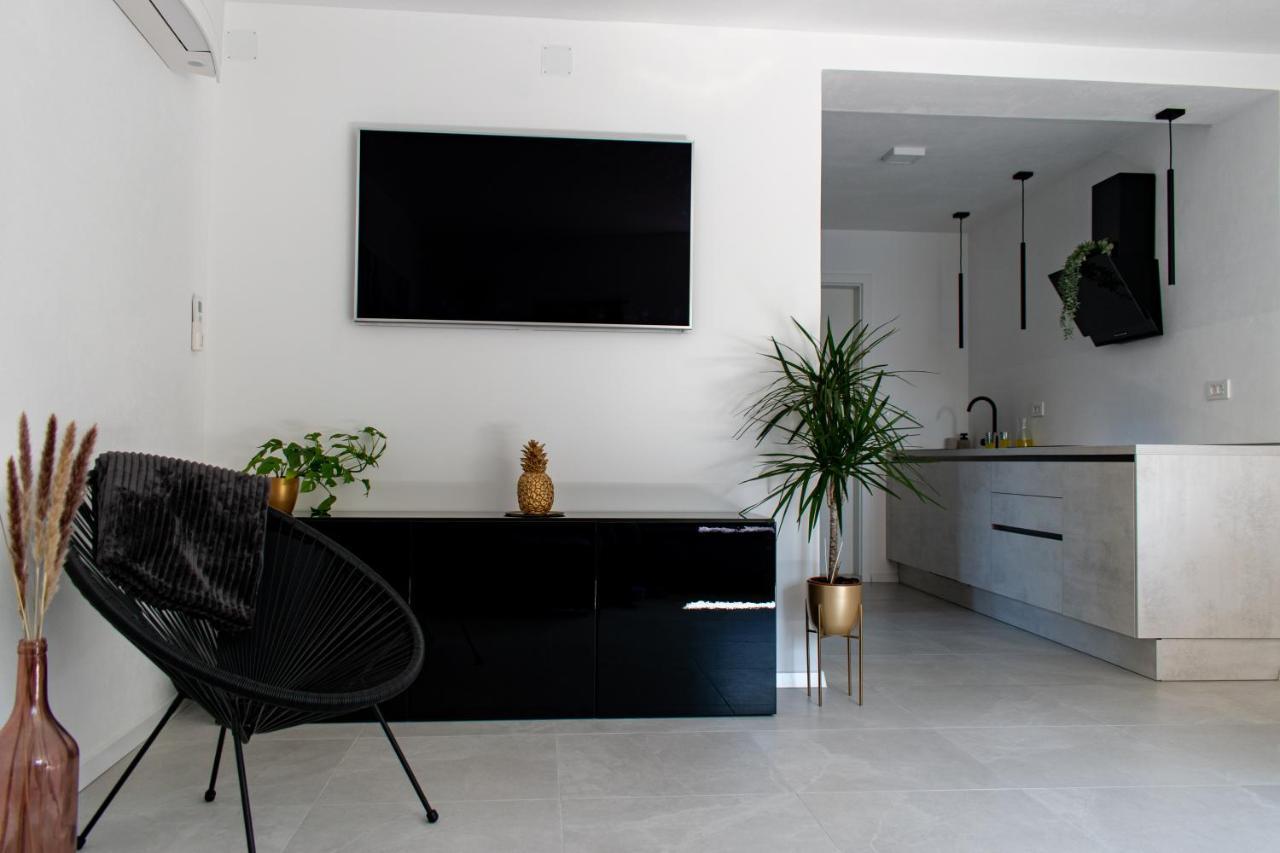Apartmaji Na Placu Rence Exterior foto